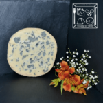Fourme d'Ambert Fermière, qui nous vient du gaec du Sudre. Un des fromages d'Auvergne les plus connus.