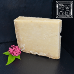 Salers A.O.P. fromage d'Auvergne moulé dans une gerle en bois chaque fromage possède son propre arôme !