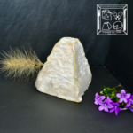 Pouligny Saint Pierre demi affiné, fromage de chèvre emblématique de la région de la Brenne dans le département de l'Indre.