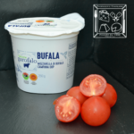 Mozzarella di Bufala Campana la vraie mozzarella ! Mozzarella désigne les fromage à pâte filé mais Mozzarella di Bufala Campana est une A.O.P. Comme le Camembert et le Camembert de Normandie.