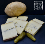 Le Kit raclette 1 fromage : Morbier A.O.P. pour les 6 tranche représente une part de 200g !