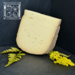 Sotch, tomme de brebis est un fromage d'Aveyron fabriqué par notre producteur de Roquefort la maison Vernières !